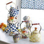 Flower Market White Enamel Tea Kettle by Mackenzie-Childs 1,89L