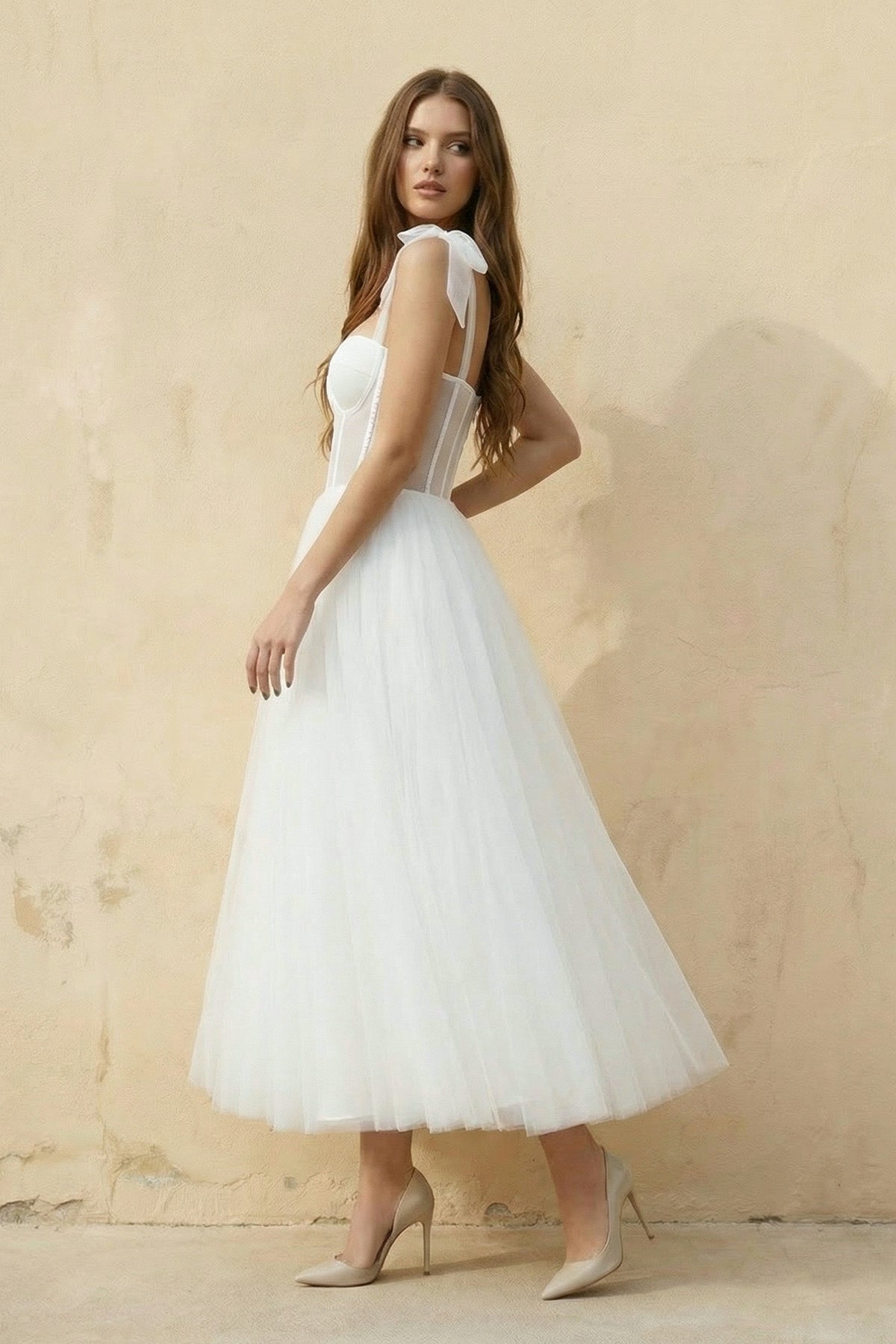 A Line Spaghetti Straps Tulle Wedding Dress in White