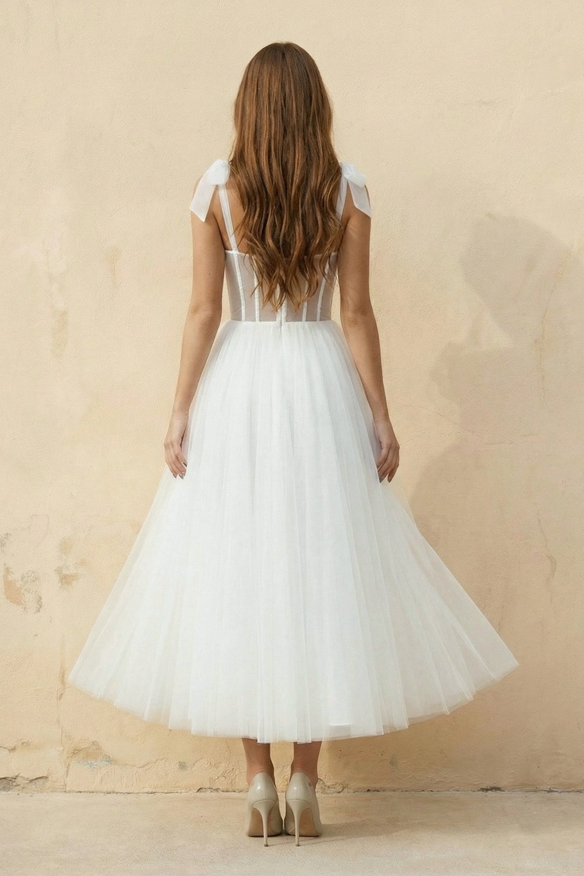 A Line Spaghetti Straps Tulle Wedding Dress in White