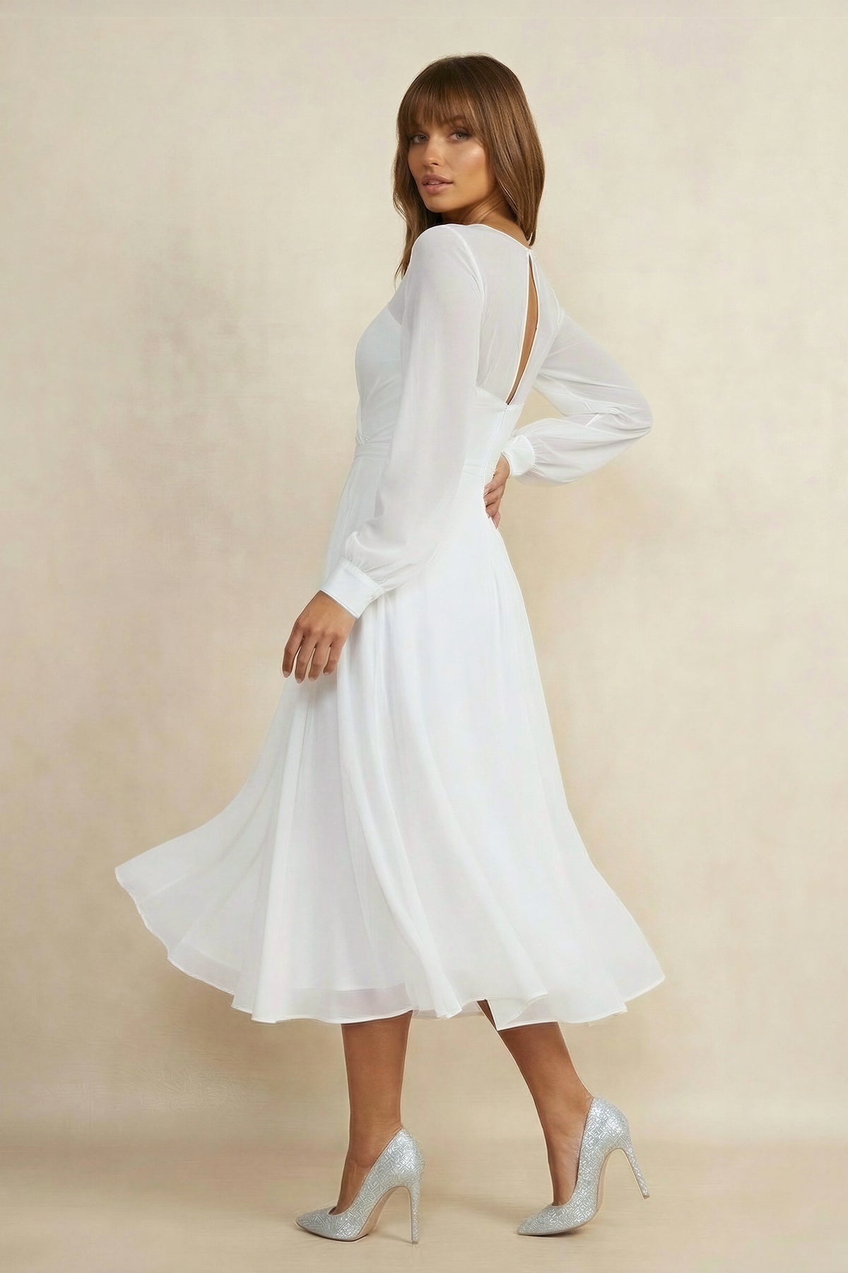 A Line V Neck Chiffon Long Sleeves Wedding Dress in White